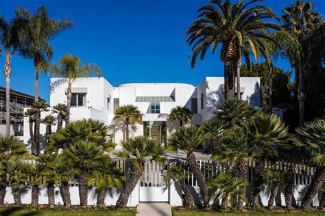 Al Pacino and Jackie Collins Homes Sell in $30 Million Deal - Mansion ...