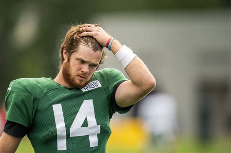 Sam Darnold evolving as Jets leader mired by on-field questions