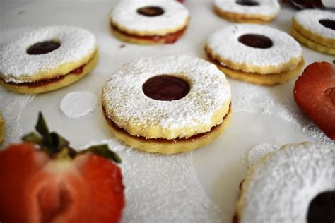 French Sable Cookies (Sablés à la Confiture) - Inji's kitchen