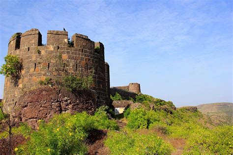 5 Forts Around Pune You Must Check Out Now | LBB