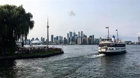 A guide to navigating the ferry to the Toronto Islands