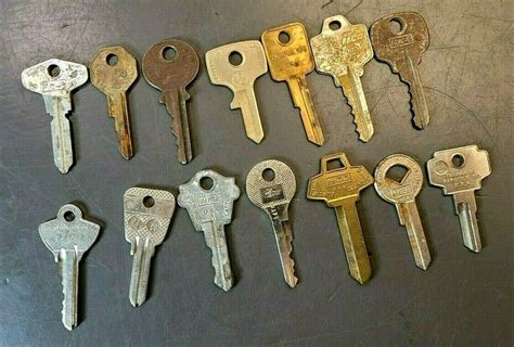 Lot of 14 Vintage Car Keys Auto Numbered Keys Some Blanks Old Vehicle ...