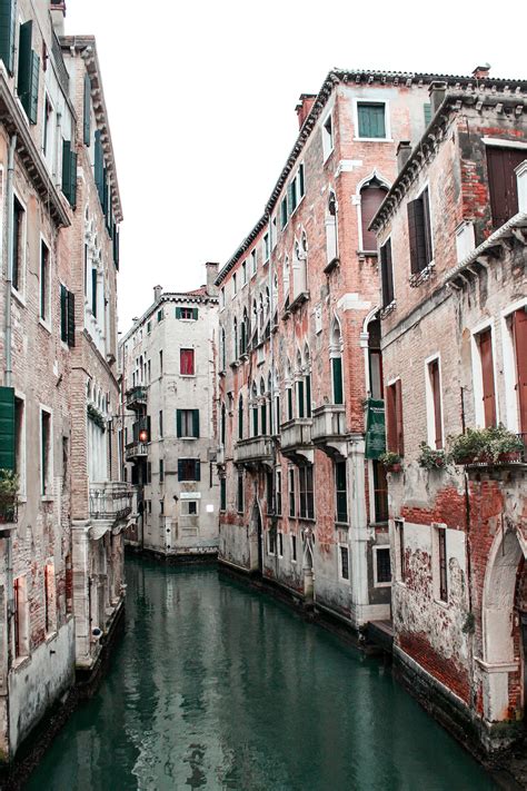 10 Best Luxury Hotels in Venice, Italy - Stay to Wander