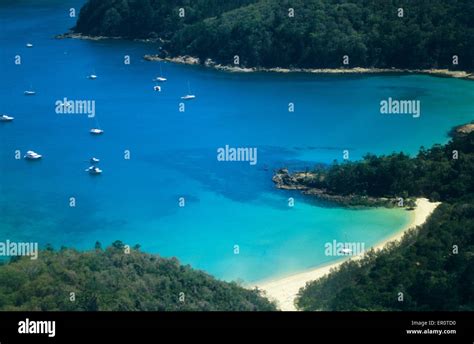 Whitsunday islands aerial hi-res stock photography and images - Alamy