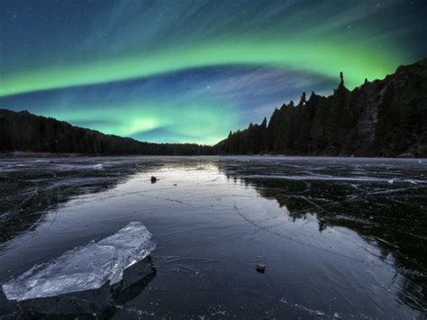 Canada’s Northern Lights Winter Adventure 2020 / 2021