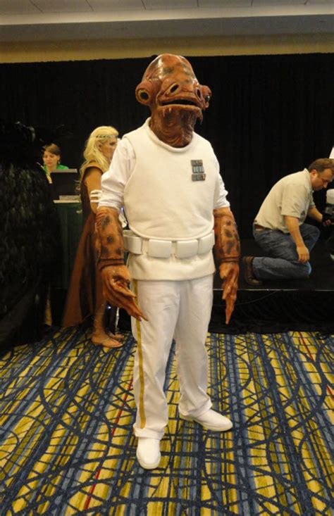 An Amazing Admiral Ackbar Costume Complete With Animatronics - Neatorama