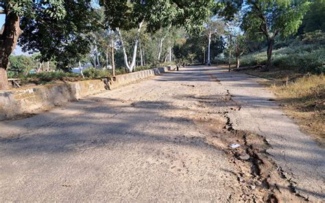 jharkhand tourism roads full of potholes welcoming the tourists ...