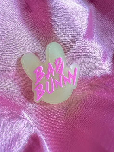 Bad Bunny Glow in the Dark – Daily Diosa