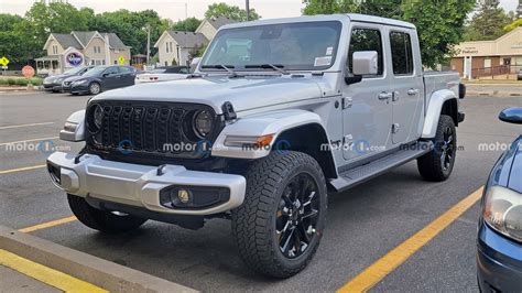 2024 Jeep Gladiator Refresh Spied Undisguised With Updated Grille