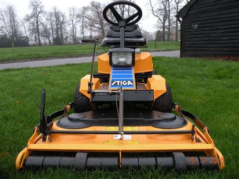 Stiga Park..professional ride on tractor lawn mower with Tri-blade ...