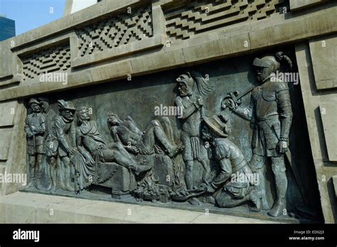 Cuauhtemoc monument statue on the Paseo de la Reforma, Mexico City ...