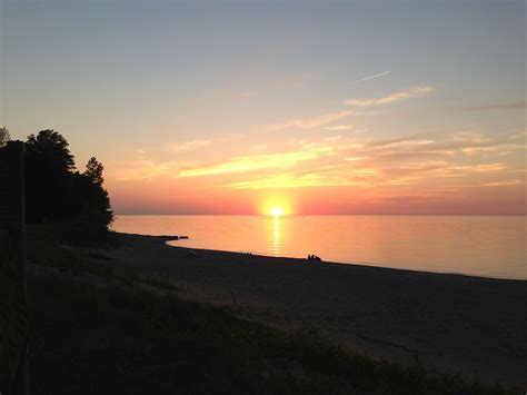 Another beautiful sunset on Lake Erie, Geneva State Park Beach, Geneva ...