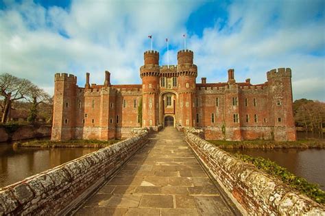 Castles in England - 'Herstmonceux Castle' History of 'The Brick Castle ...