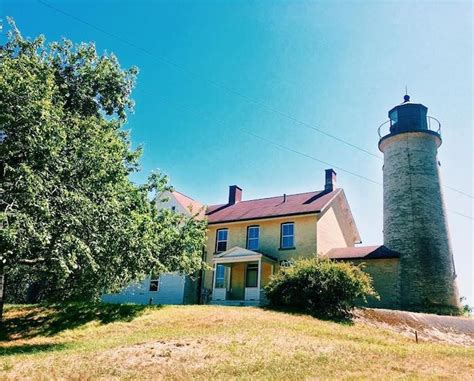 Beaver Head Lighthouse on Beaver Island | Beautiful lighthouse, Beaver ...