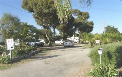 Moulamein Lakeside Caravan Park (CP) - Full Range Camping Directory