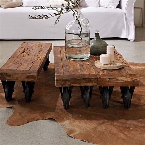 Rustic coffee table - the accent in the living room interior