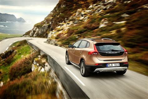 VOLVO V40 Cross Country specs - 2012, 2013, 2014, 2015, 2016 ...