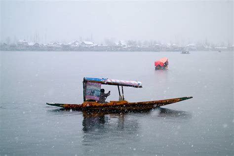 Dal Lake - A Winter Landscape | Snowing in Dal Lake Dal Lake… | Flickr