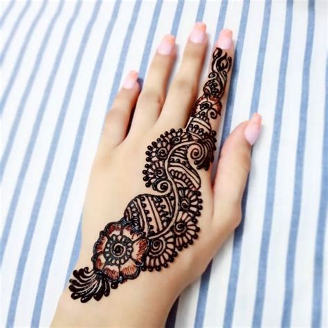 Discover 72+ mehndi bail designs images best - seven.edu.vn