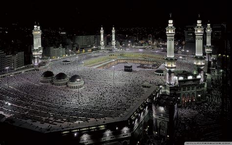 Kaaba At Night Wallpaper