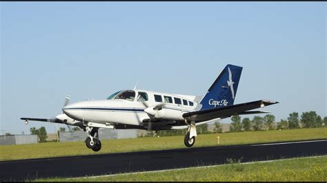 Cape Air Cessna 402 landing Dawson/Glendive Montana - YouTube