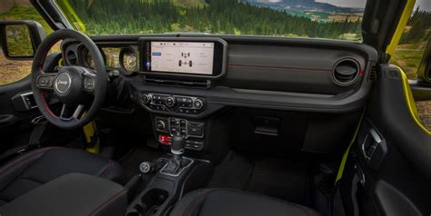 View Interior Photos of the 2024 Jeep Gladiator