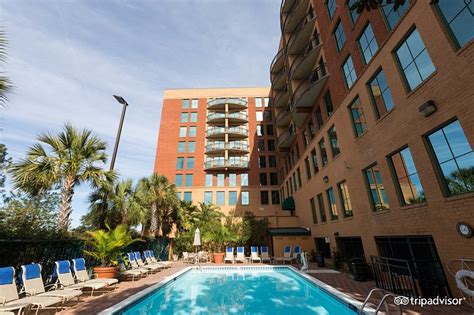 Marriott Savannah Riverfront Pool Pictures & Reviews - Tripadvisor