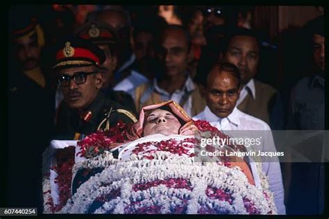 163 Indira Gandhi Funeral Stock Photos, High-Res Pictures, and Images ...