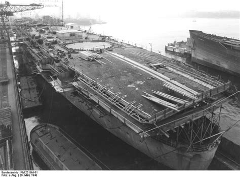 Bundesarchiv RM 25 Bild-61, Aircraft carrier "Graf Zeppelin ...