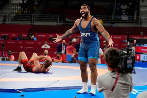 Gable Steveson pulls off stunning, last-second comeback to win gold ...