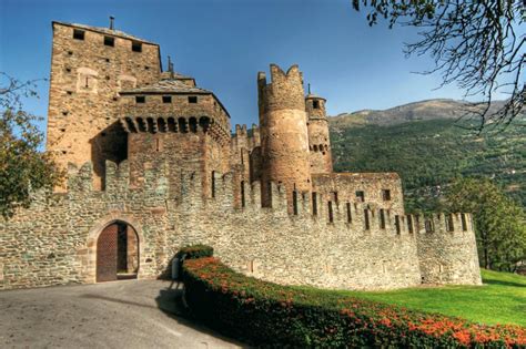 Castello di Fenis | Italian castle, Beautiful castles, Aosta