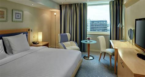 Dusseldorf Hotels near Old Town - Hilton Dusseldorf Hotel