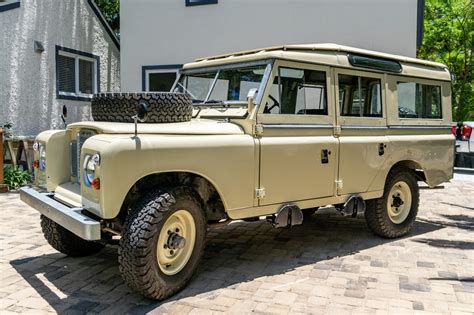 1981 Land Rover 109 Series III Diesel 4x4 for sale on BaT Auctions ...