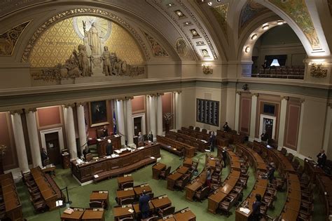 Minnesota Senate passes virus aid for businesses, workers | MPR News