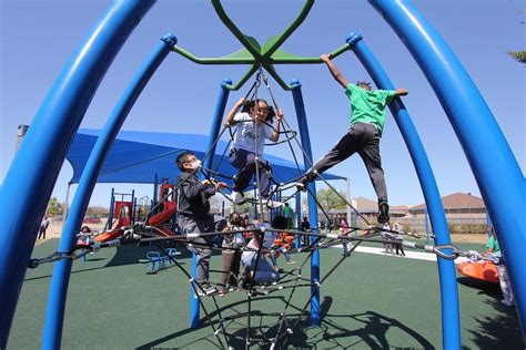 New playgrounds open at Pearcy STEM Academy » Arlington ISD