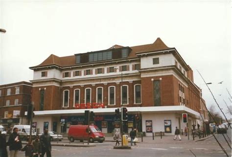 Odeon Streatham in London, GB | Interesting buildings, London, House styles