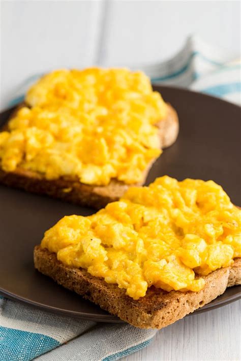 Scrambled Eggs with Cheese: Delicious and high in protein - Karinokada