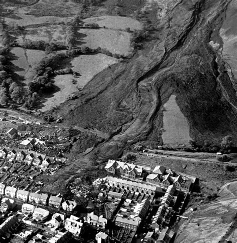 Aberfan disaster: The Queen's regret after tragedy - BBC News