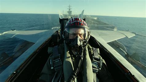 'Top Gun: Maverick': Tom Cruise leads a new generation of pilots