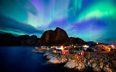 ﻿Aurora Borealis and Aurora Australis = Northern Lights - The Three ...