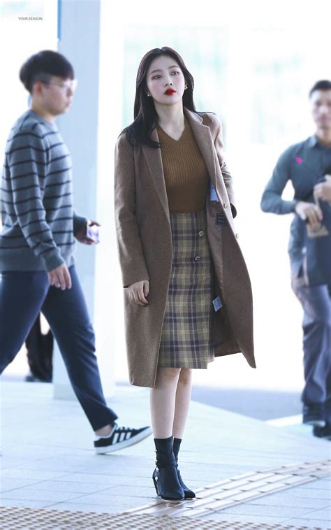 Joy #kpop #kdrama #bts #exo #kpoparmy | Korean airport fashion, Velvet ...