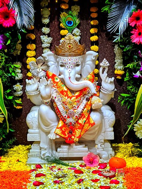 Incredible Collection of 4K Siddhivinayak Images - Over 999 High ...