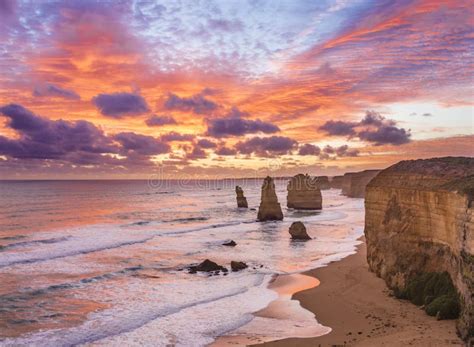 Sunset at Twelve Apostles, Great Ocean Road, Victoria, Australia Stock ...