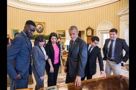 President Obama Shows The Resolute Desk To DREAMers | The White House