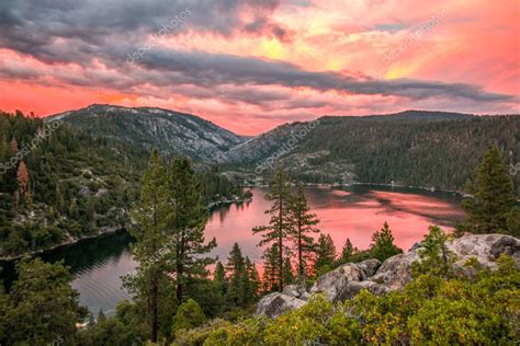 Pictures: pinecrest | Sunset Pinecrest Lake — Stock Photo © jbentley09 ...