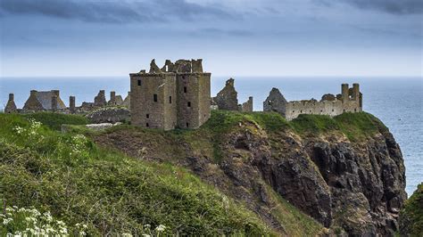 Photo Scotland Dunnottar Castle Cliff Nature Castles Ruins 1920x1080