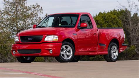 2002 Ford F150 SVT Lightning Pickup | F125 | Houston 2019