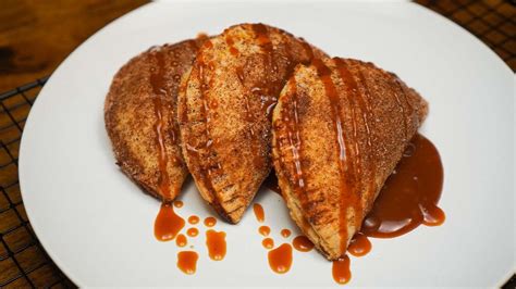 How to make CARAMEL APPLE EMPANADA - TACO BELL'S COPYCAT | Recipes.net ...