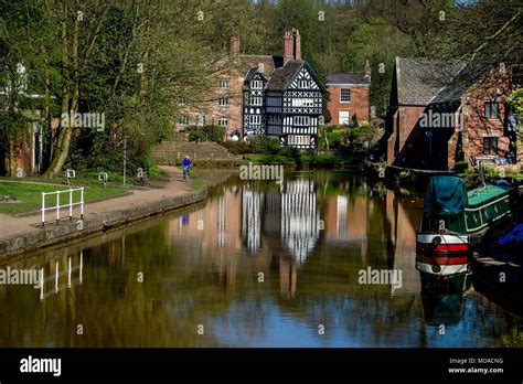 Worsley, Manchester. 19th Apr, 2018. UK Weather: Glorious sunshine in ...