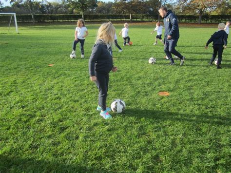 Developing Our Football Skills in Key Stage 1 | Elvington Church of ...